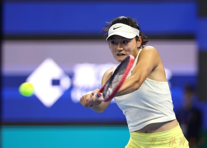 开云体育APP下载：后来居上 王雅繁挺进全运会网球女单八强